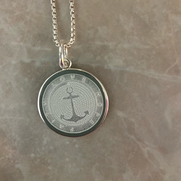 Jewelry - Pendant with chain
